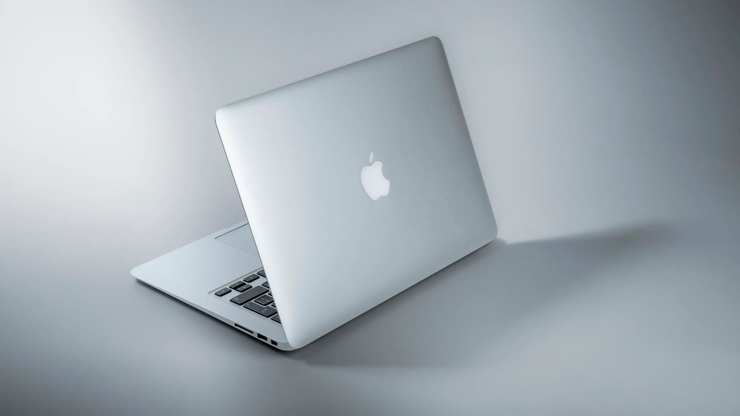 MacBook Air 13" M2 — 16GB / 512GB — photo 1 of the actual unit